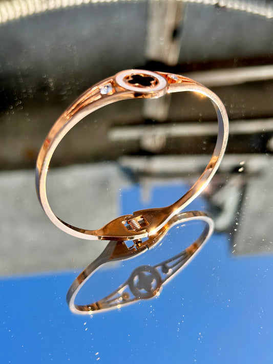 Rose Gold Plated clove : Bracelet 001