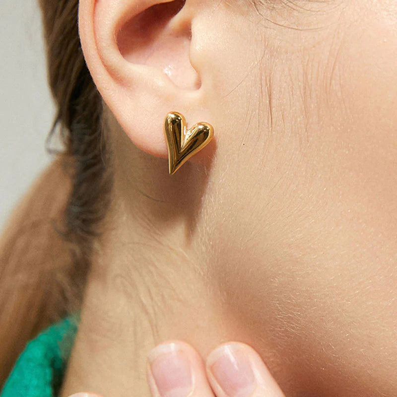 Amelia's studs